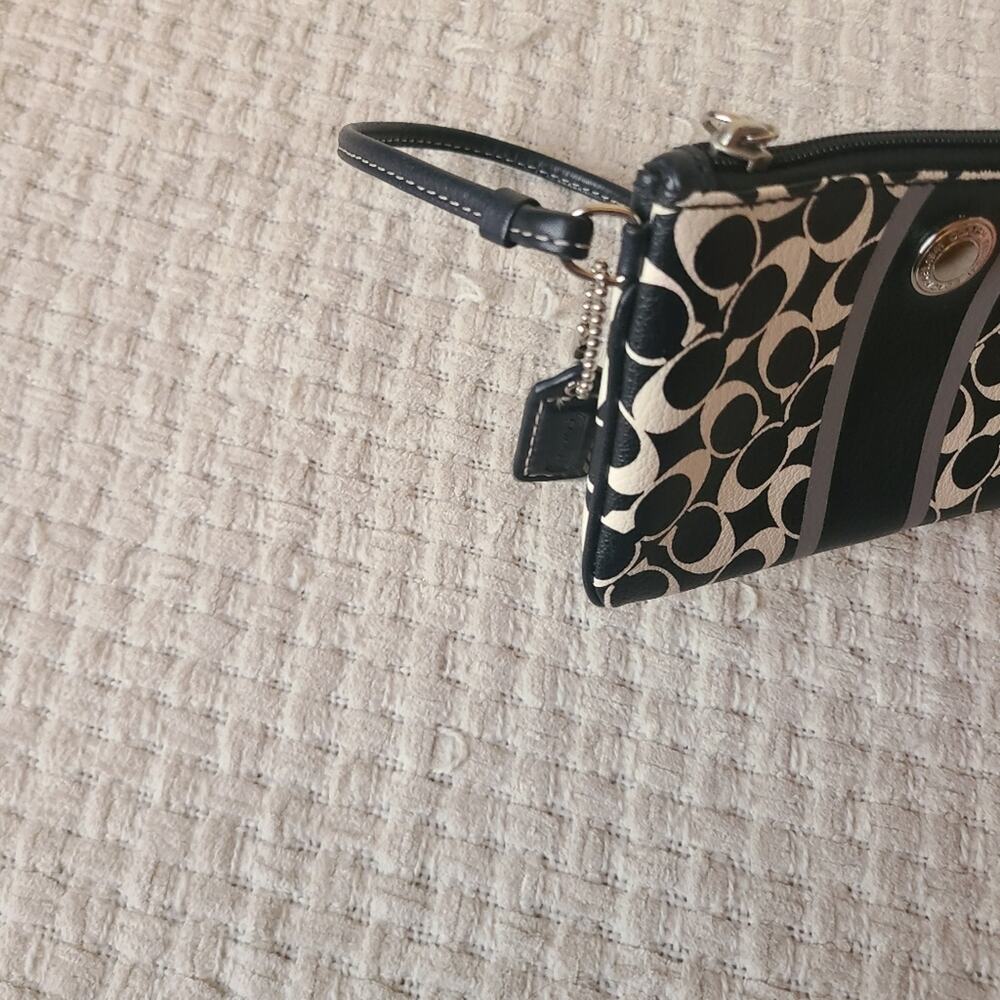 Coach Black and White Patterned Wristlet - Picture 3 of 9